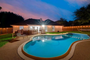 Boho Chic Home w Backyard Paradise - Pool + Grill